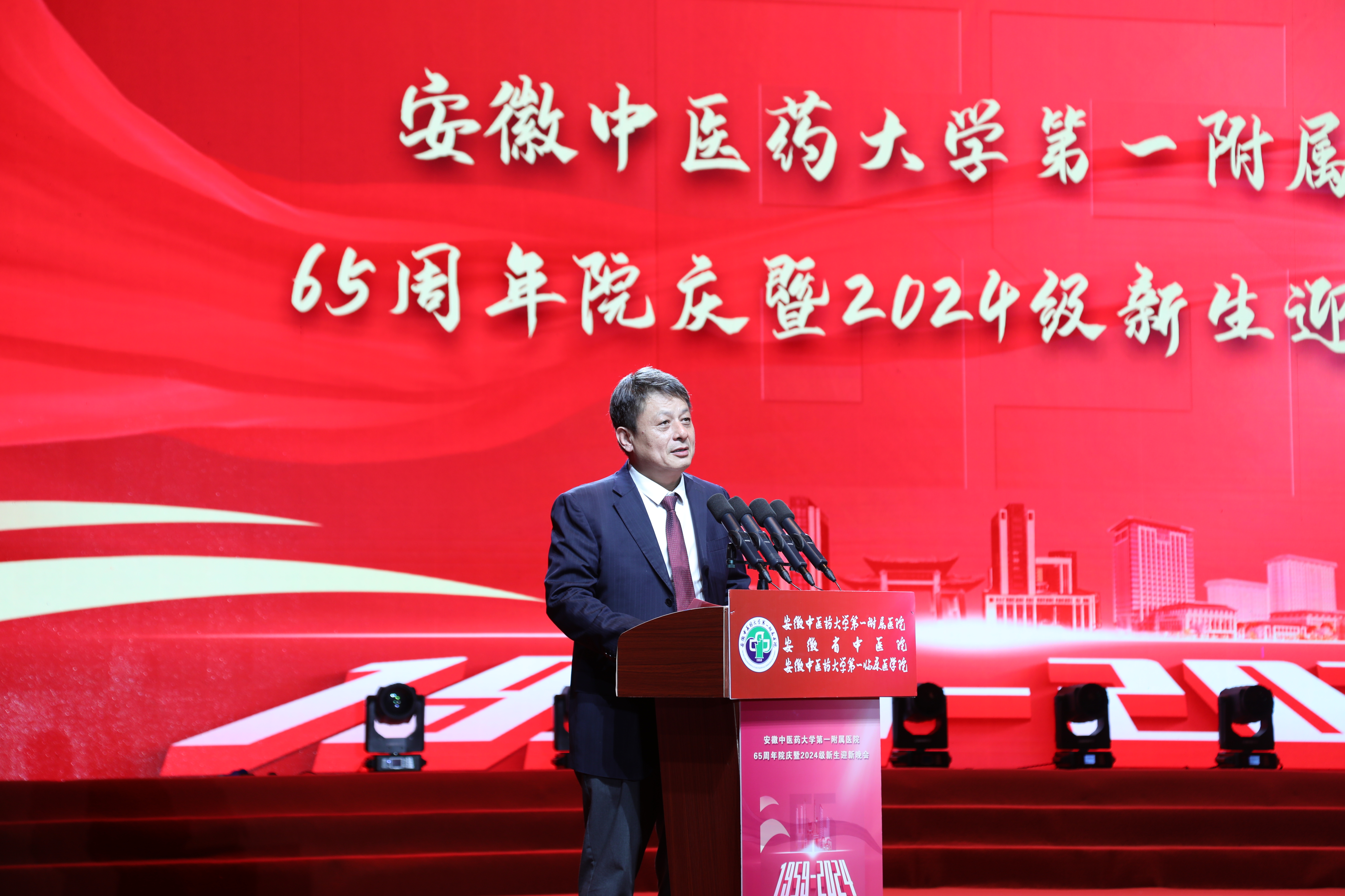 许钒.jpg 许钒.jpg